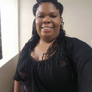 Meet your Posher, Johnnita